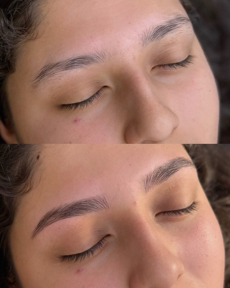 Comparación real de antes y después de microblading publicada por @mineebrows